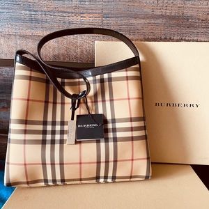 Authentic  classic Burberry shoulder bag.